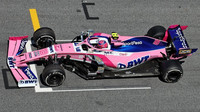 Lance Stroll s Racing Pointem na startovním roštu