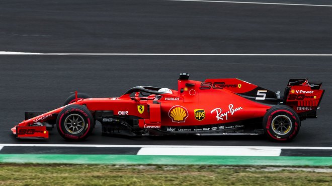 Sebastian Vettel v kvalifikaci v Silverstone