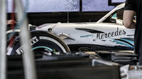 Speciální slavnostní zbarvení Mercedesu F1 W10 EQ Power+ pro závodní víkend v Německu