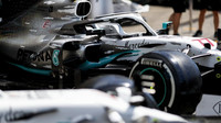 Speciální slavnostní zbarvení Mercedesu F1 W10 EQ Power+ pro závodní víkend v Německu