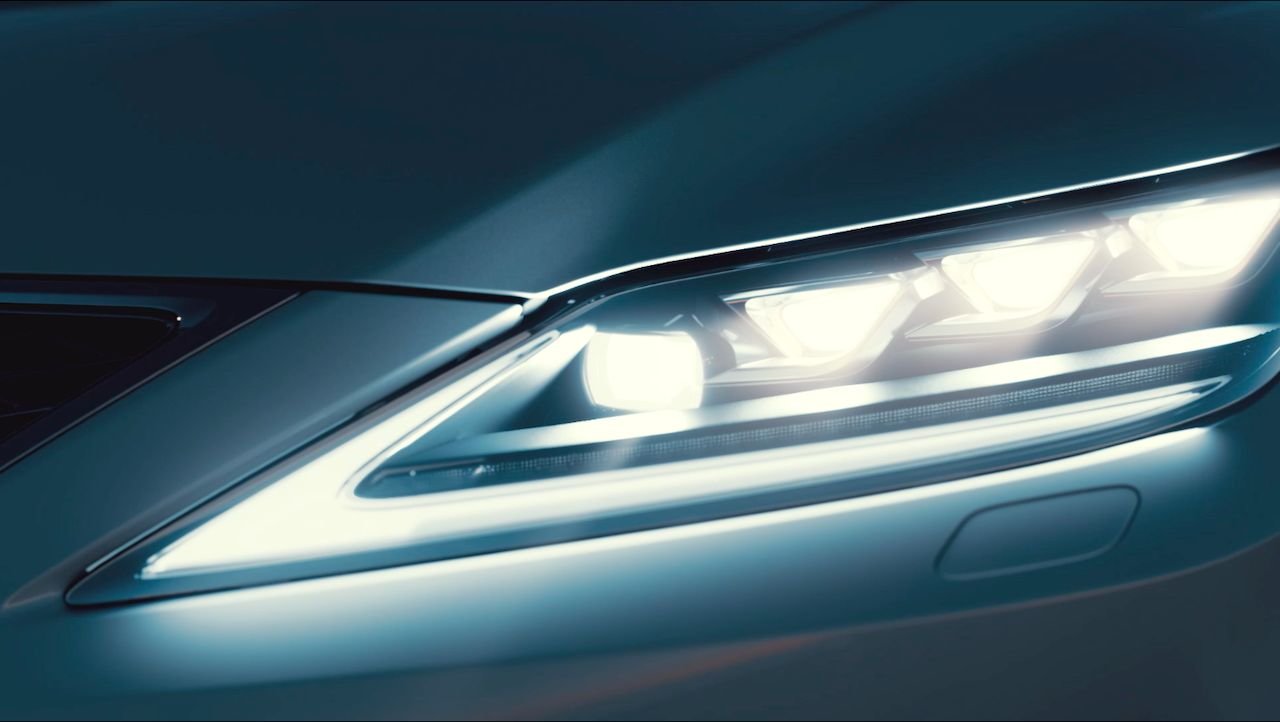 Lexus zlepšuje viditelnost v noci a zvyšuje bezpečnost na silnicích
