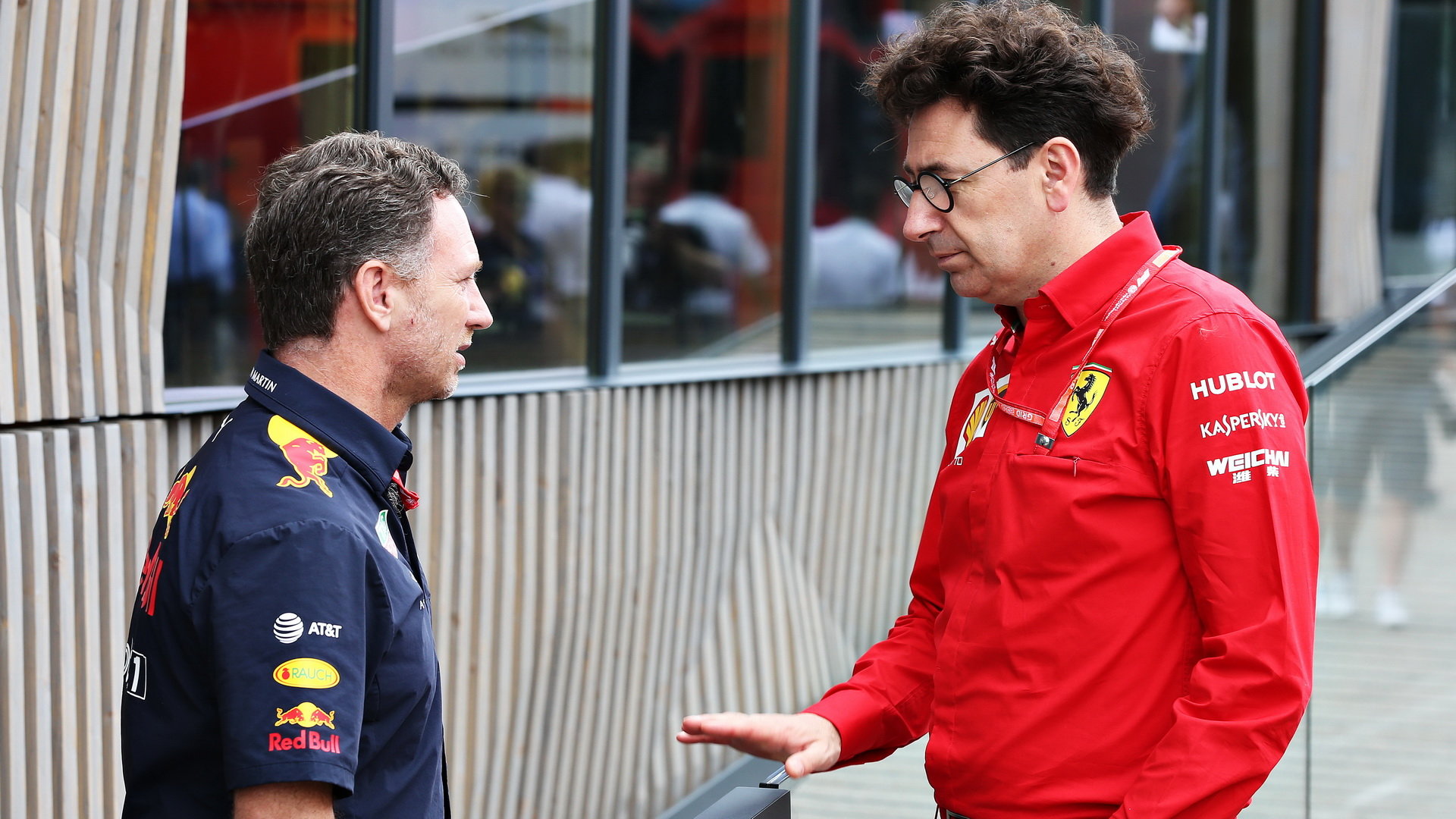 Že by se u Red Bullu tak trochu inspirovali u Ferrari?