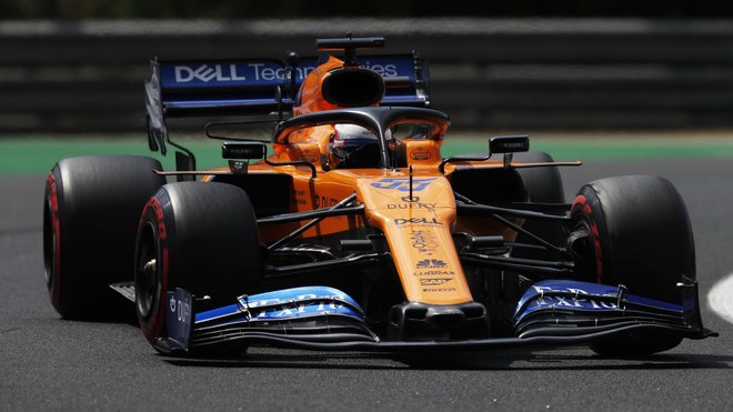 Carlos Sainz závod po chybě McLarenu v boxech stejně nedokončil