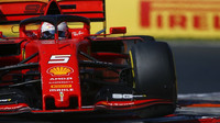 Zkušený Vettel se momentálně s vozem Ferrari SF90 trápí více než jeho nováček v týmu Leclerc