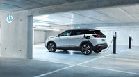 SUV Peugeot 3008 Hybrid4 nabízí výkon 300 koní