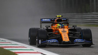 Lando Norris v úvodním deštivém tréninku na Monze