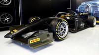 18" pneumatiky pro F1, které Pirelli představilo na Monze