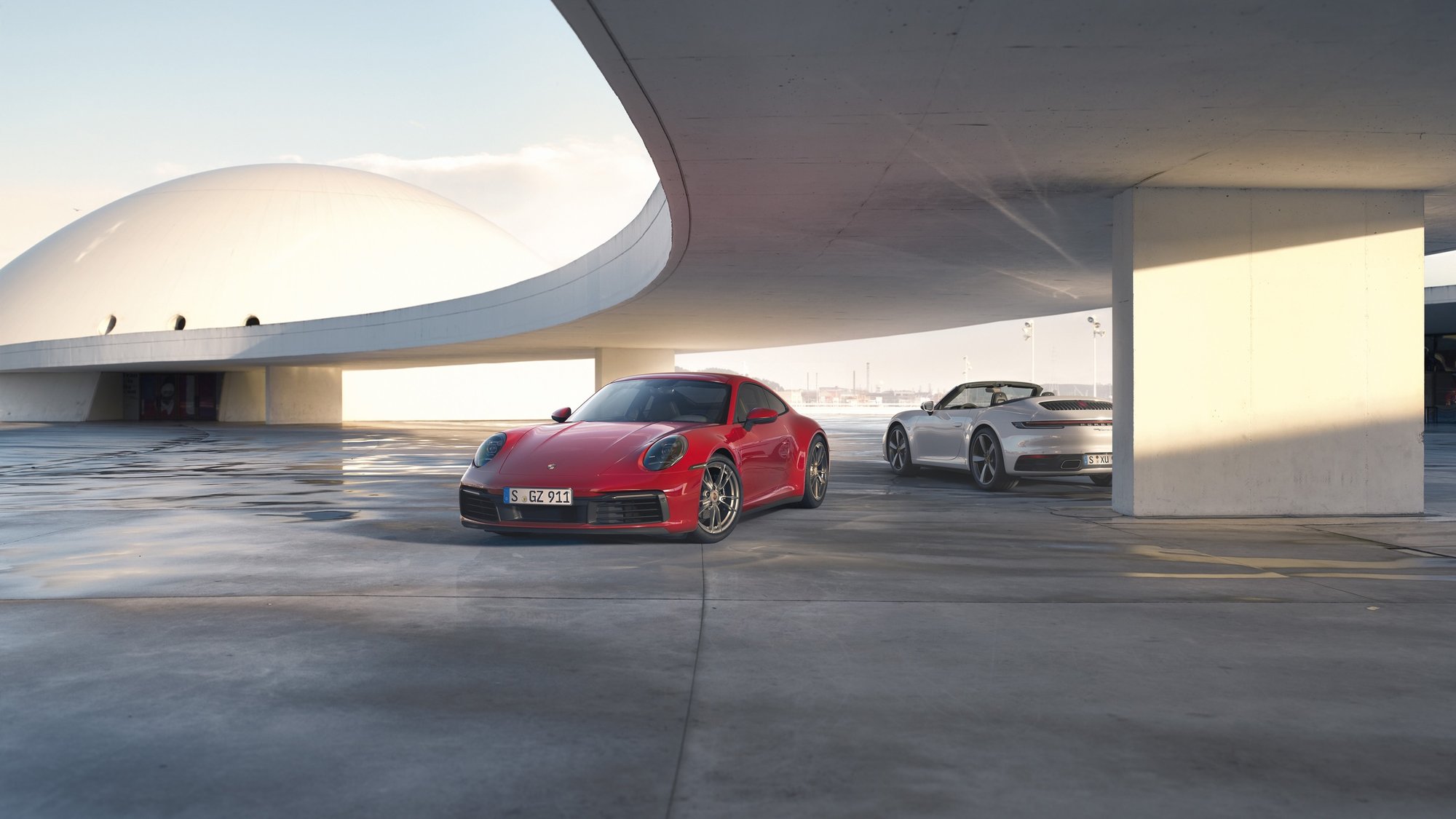 Porsche 911 Carrera 4 v provedení kupé a kabriolet