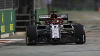 Kimi Räikkönen v tréninku v Singapuru
