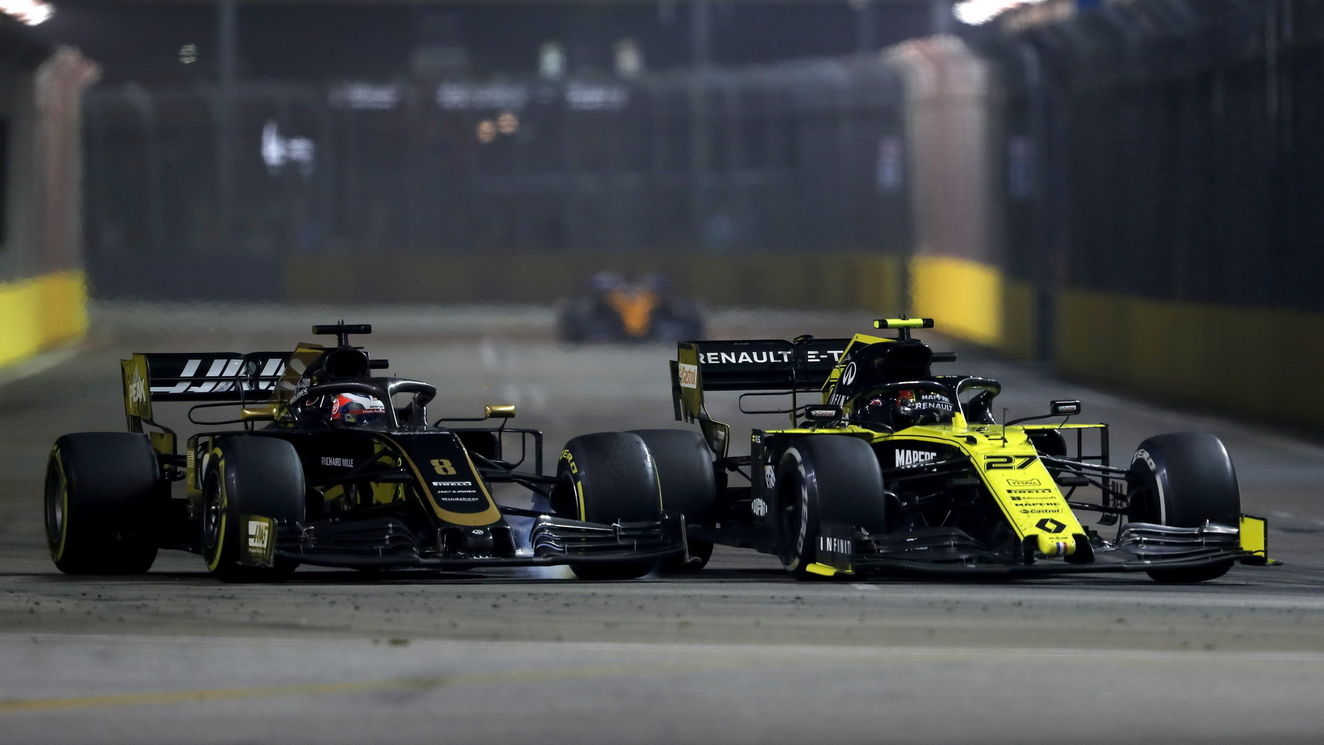 Neúspěšný souboj Grosjeana s Hülkenbergem z Renaultu