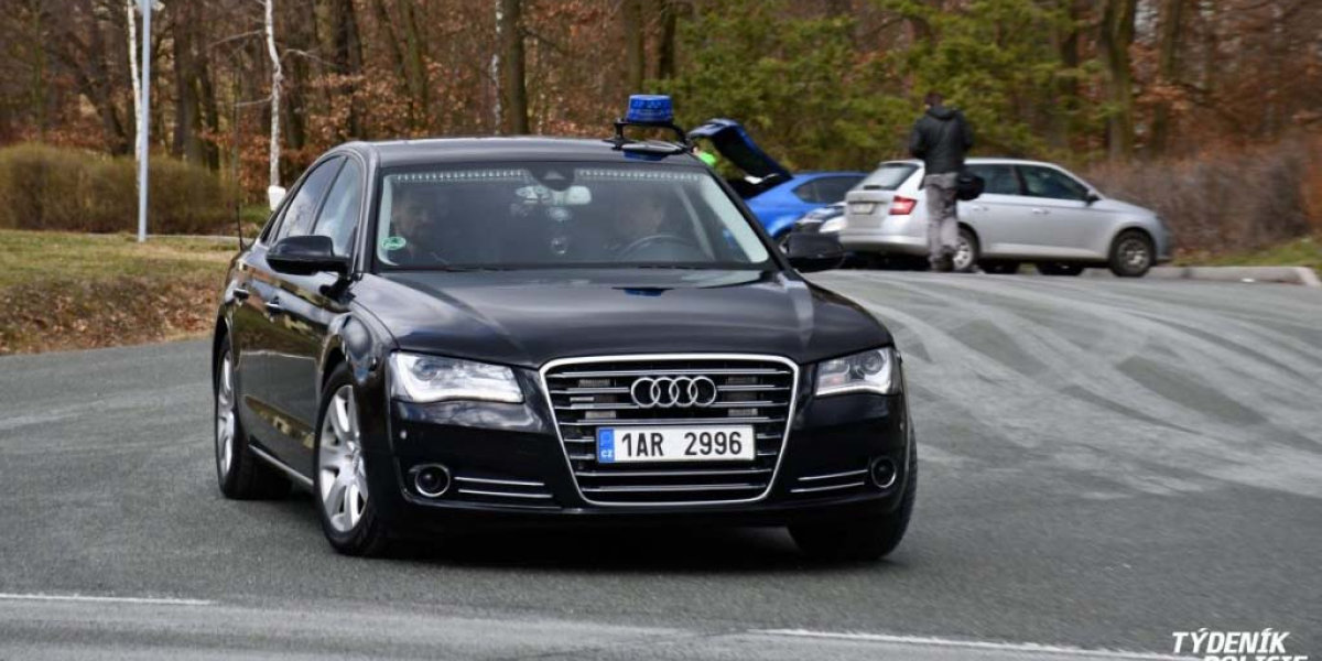 Policie ČR Audi A8 4,2