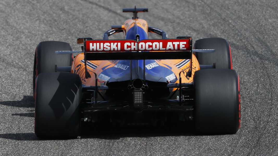 McLaren letos ukázal Renaultu záda, v šampionátu poskočil ze 7. na slušné 4. místo