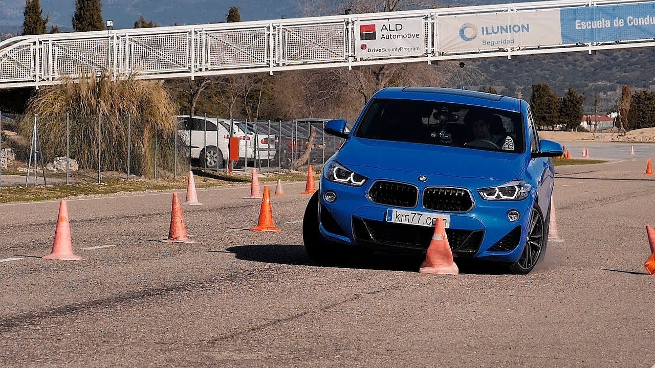 BMW X2 předvádí v losím testu extrémní nedotáčivost