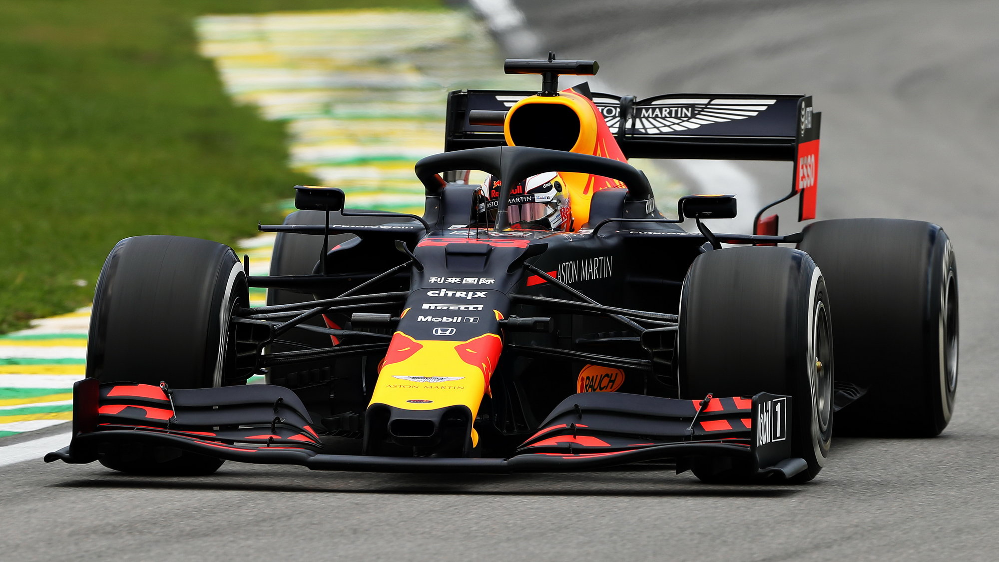 Verstappen s Red Bullem letos ohlašuje útok na mistrovský titul