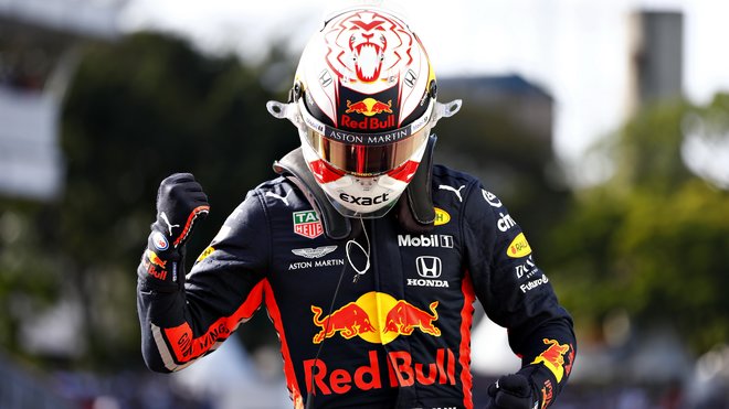 Max Verstappen zakončil brazilský víkend vítězstvím