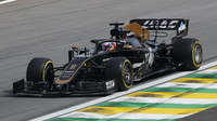 Romain Grosjean v závodě v Brazílii