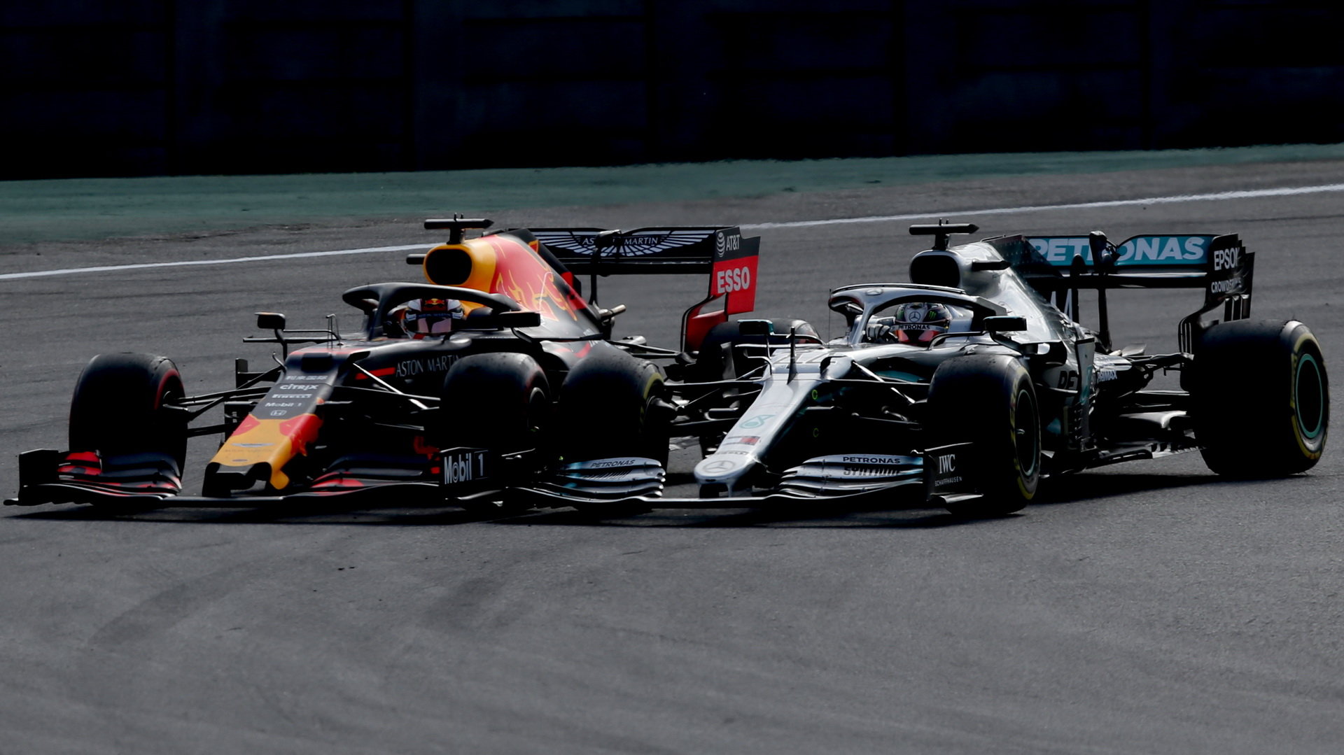 Souboj Verstappena s Hamiltonem - zamíří Holanďan před sezónou 2021 k Stříbrným šípům?