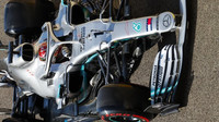 Lewis Hamilton v tréninku v Abú Zabí