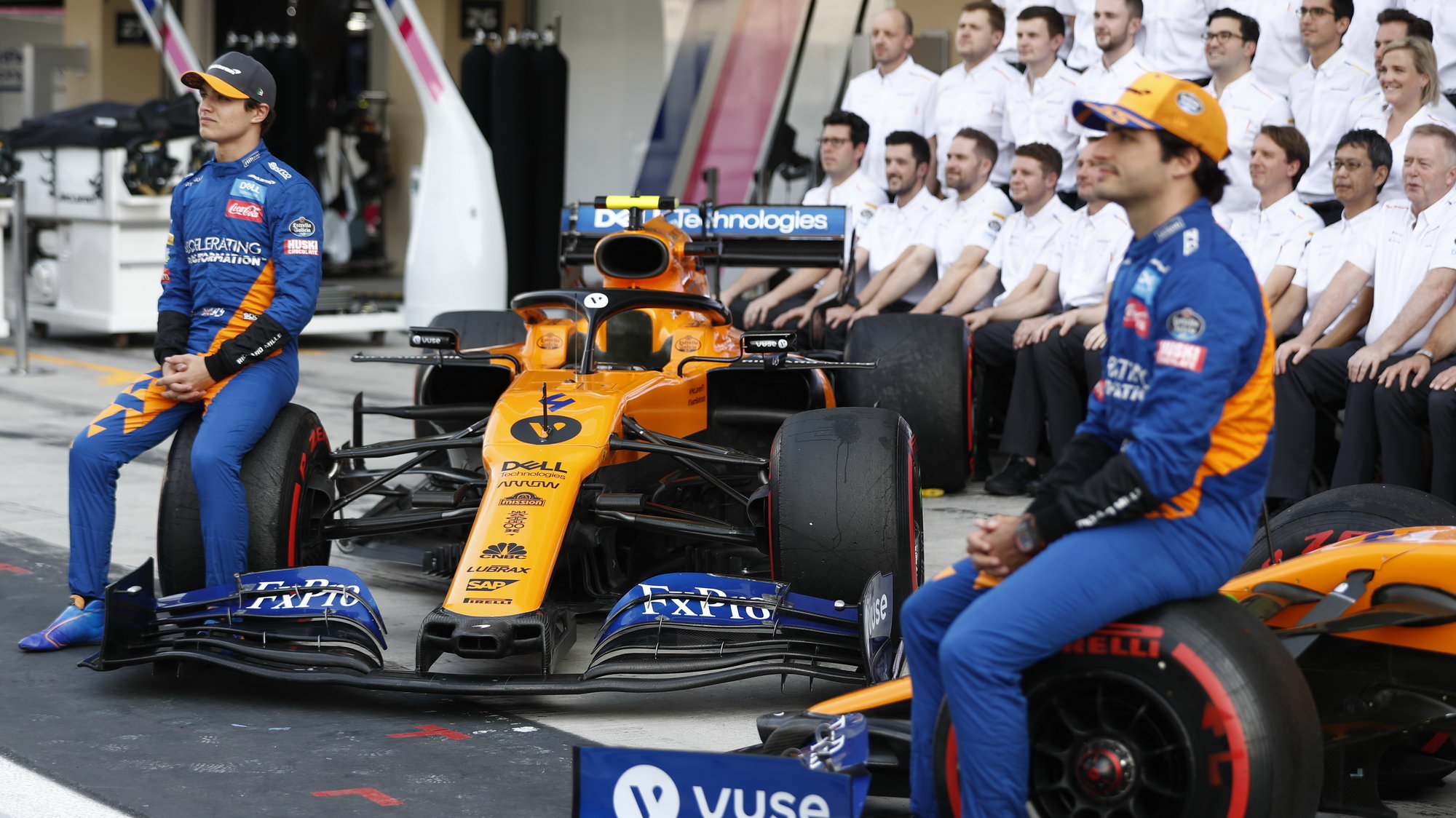 McLaren táhl za jeden provaz v továrně i na trati, skvělé výkony přidali i oba mladí piloti Lando Norris a Carlos Sainz