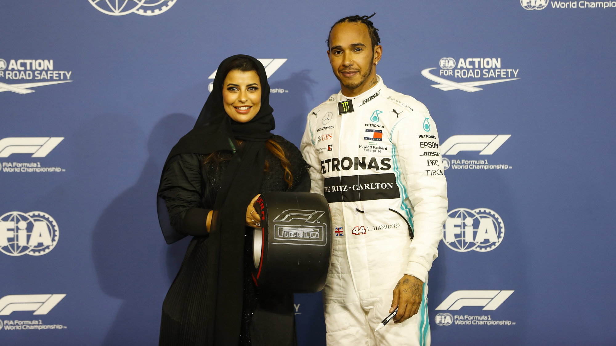 Lewis Hamilton zvítězil v kvalifikaci v Abú Zabí