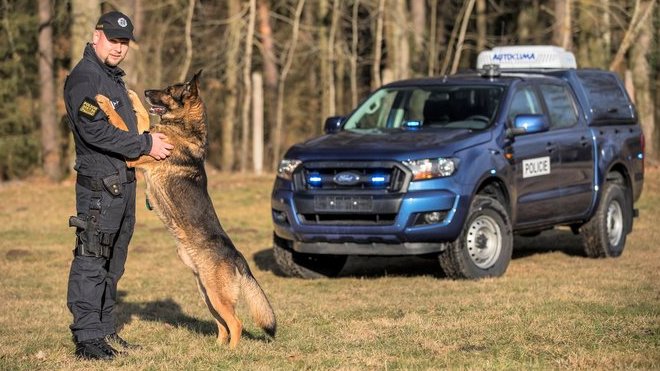 Ford Ranger Double Cab se speciální úpravou pro přepravu policejních psů