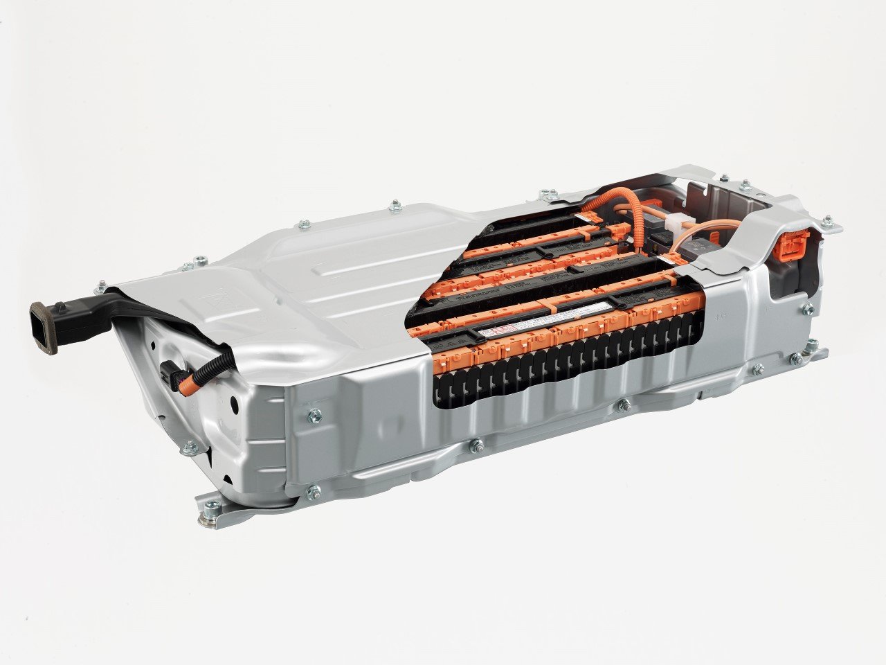 Nový typ trakční baterie hybridního ústrojí využívá lithium-iontovou technologii, výsledkem je nižší hmotnost a rozměry, vyšší kapacita.