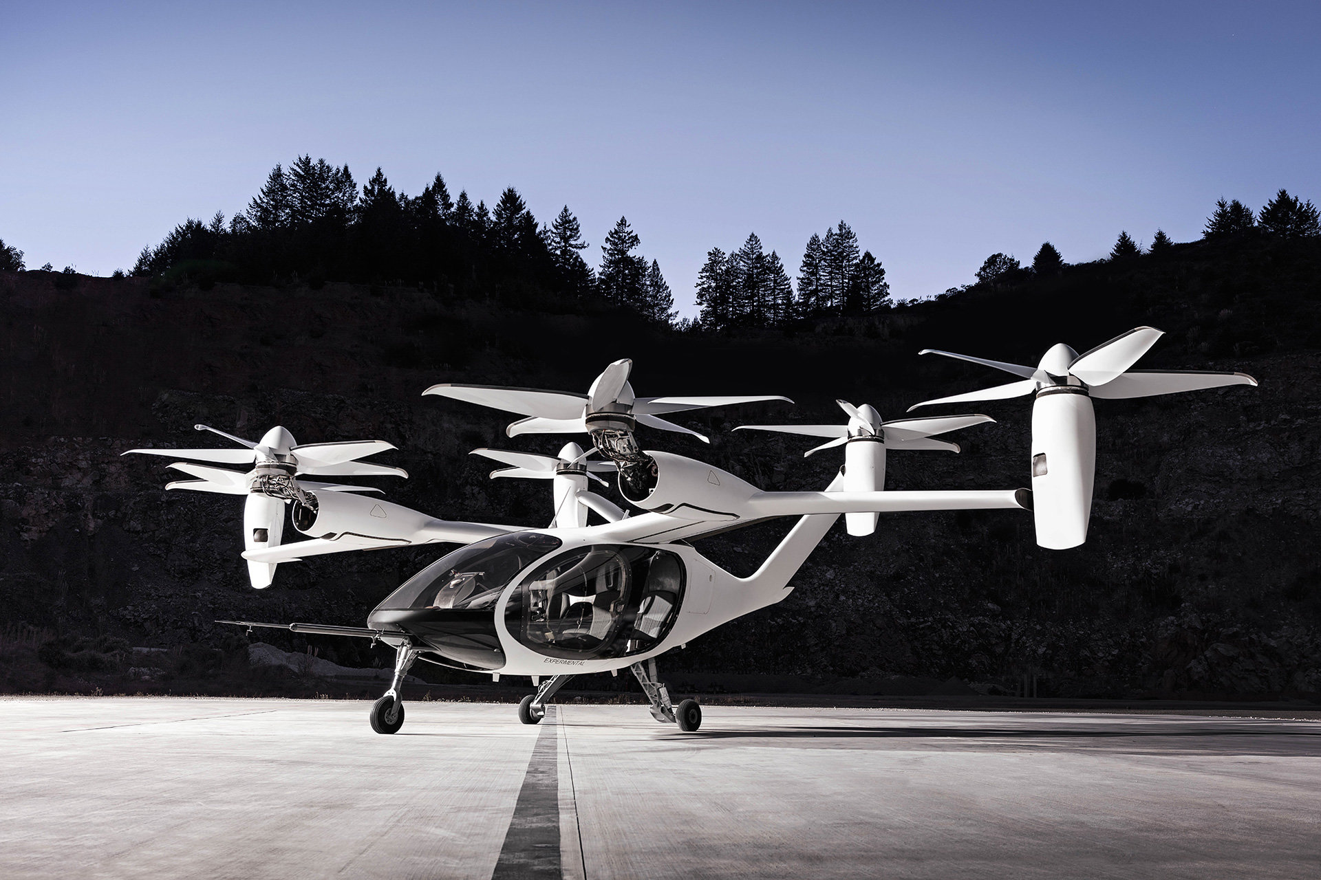 Toyota chce řešit ucpaná města elektrickými letadly podobnými dronům
