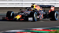 Max Verstappen s novým Red Bullem už na trati