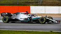 Valtteri Bottas s novým Mercedesem W11 v Silverstone