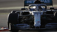 Lewis Hamilton při předsezonních testech s vozem Mercedes F1 W11 EQ Performance v Barceloně