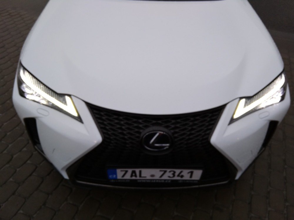 Lexus UX 250h