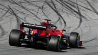 Sebastian Vettel v rámci prvního dne druhých předsezonních testů v Barceloně