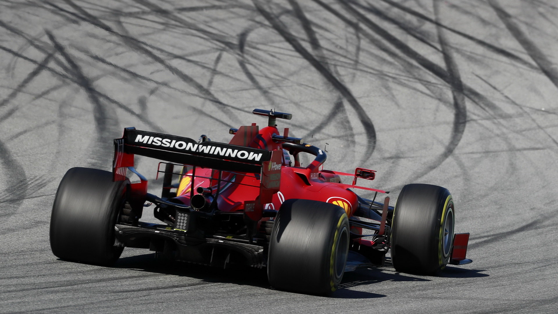 Všechny vozy poháněné motorem Ferrari jsou podle Magnussena na rovinkách letos pomalejší
