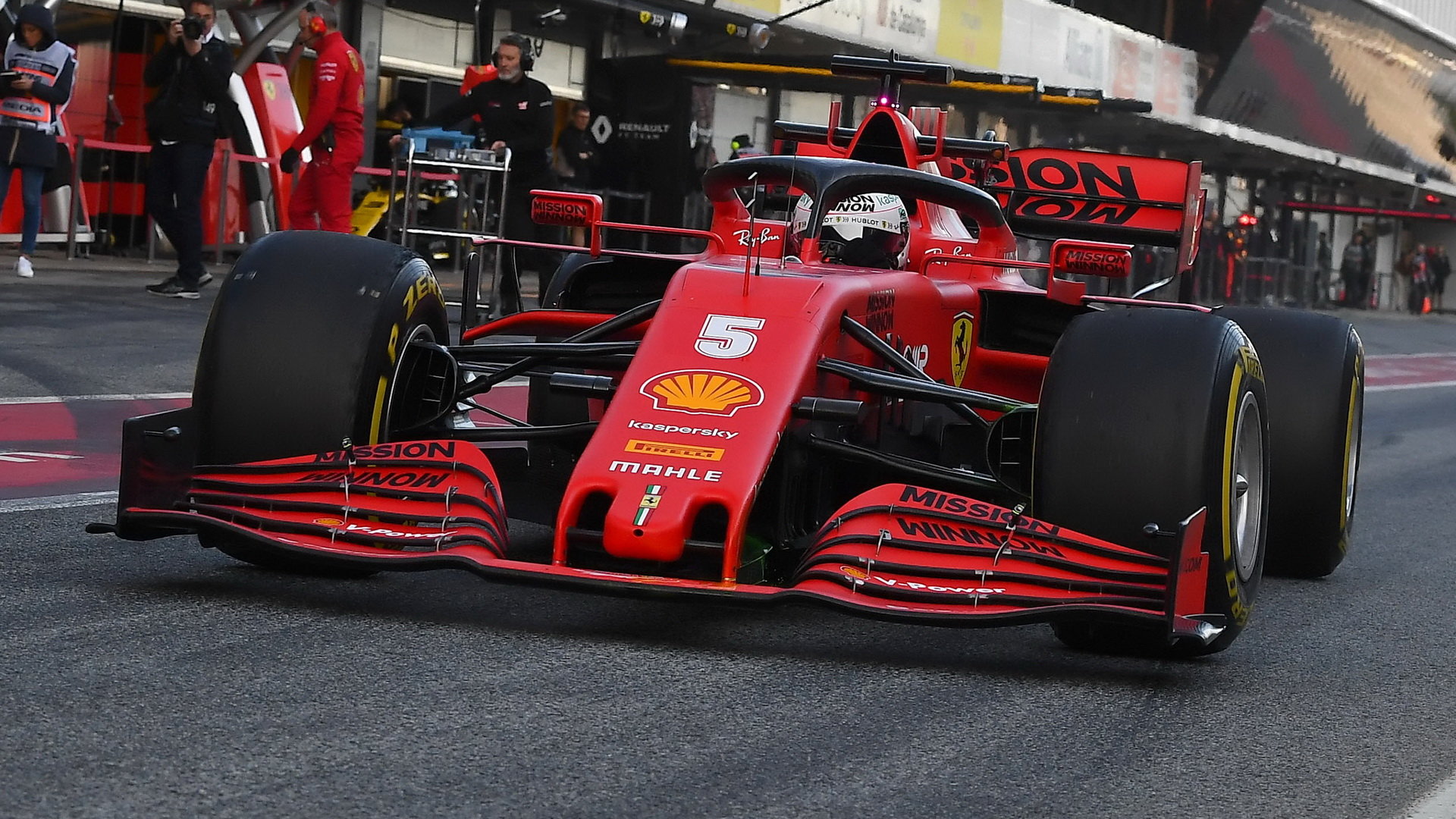 Sebastian Vettel v rámci prvního dne druhých předsezonních testů v Barceloně