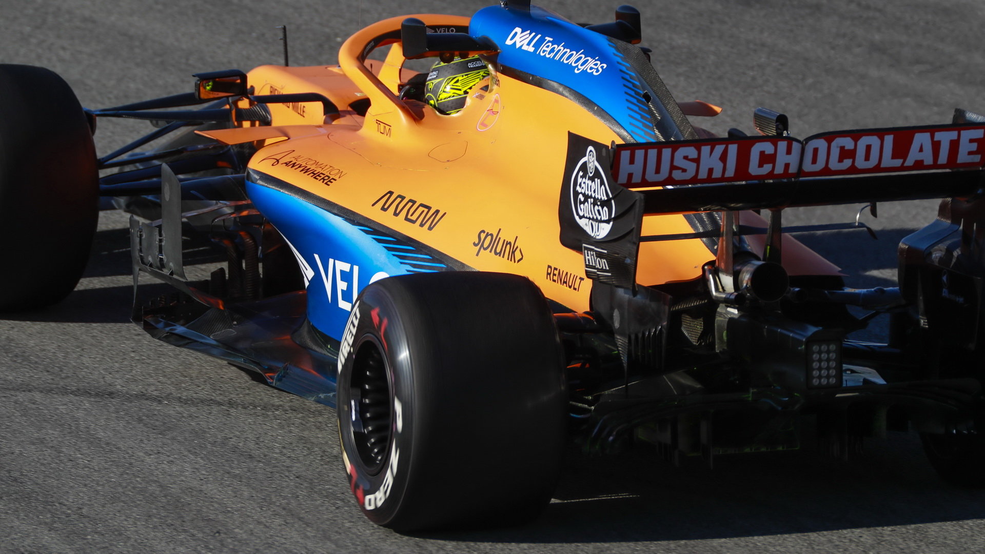 Lando Norris v rámci prvního dne druhých předsezonních testů v Barceloně