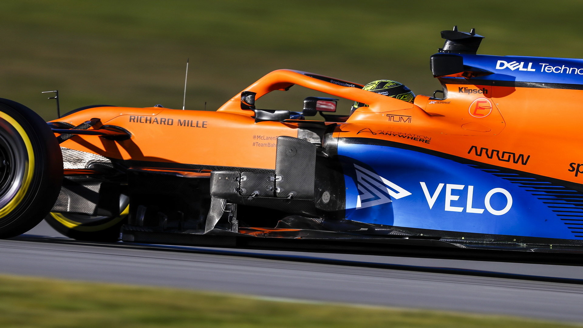 Lando Norris v rámci prvního dne druhých předsezonních testů v Barceloně