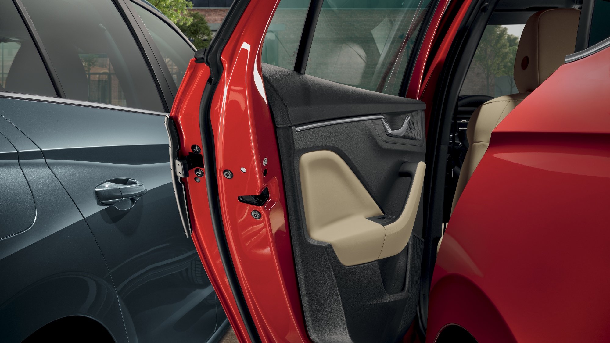 Škoda Kamiq jako první ve své třídě nabízí automaticky výsuvnou ochranu hrany dveří