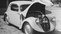 Prototypy Škoda Sagitta (1936 – 1938) se vzduchem chlazeným dvouválcem připravily půdu nejdostupnější verzi sériového modelu Škoda Popular 995 „Liduška“