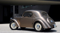 Prototypy Škoda Sagitta (1936 – 1938) se vzduchem chlazeným dvouválcem připravily půdu nejdostupnější verzi sériového modelu Škoda Popular 995 „Liduška“