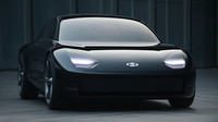 Ladný design studie Hyundai Prophecy ve stylu kupé je inspirován klasickými automobily z 20. a 30. let 20. století