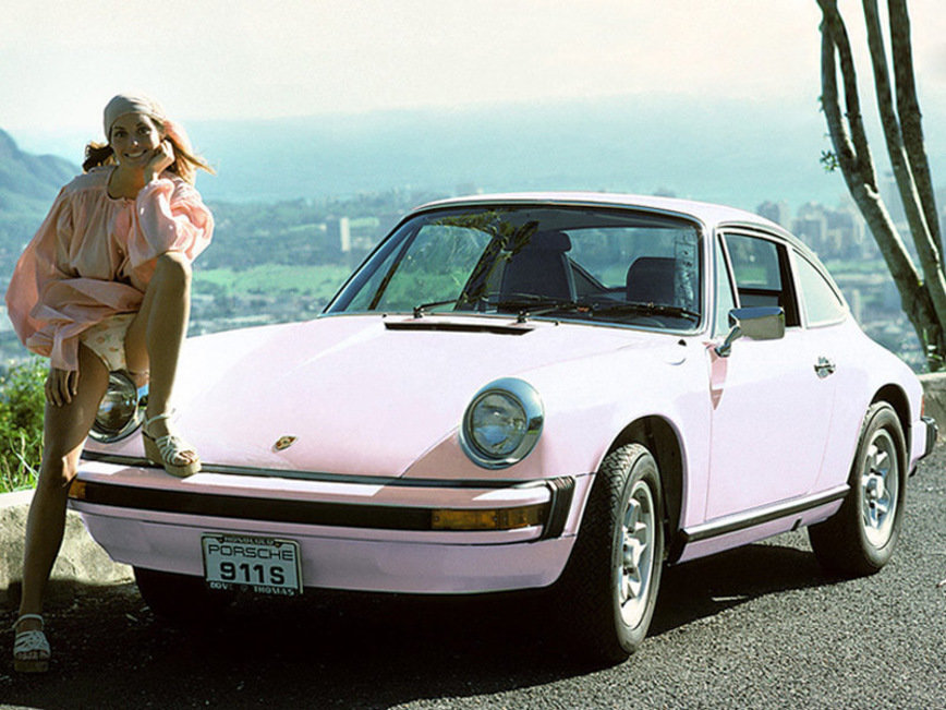 Růžové auto pro playmate