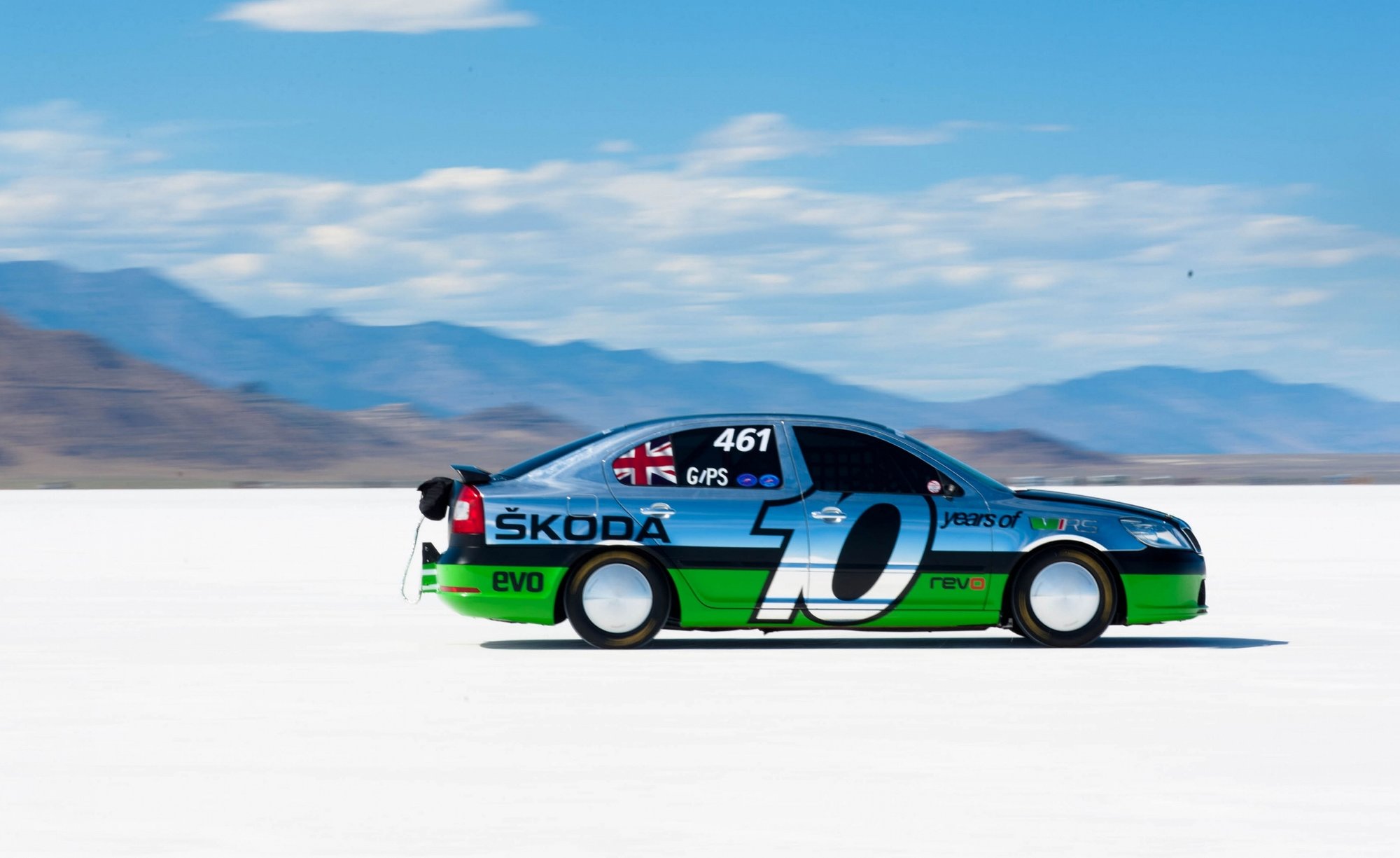 Škoda Octavia s turbomotorem 2,0 l dosáhla na solných pláních v Bonneville rychlosti 365 km/h