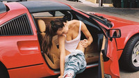 Alexis Ren a Ferrari 328