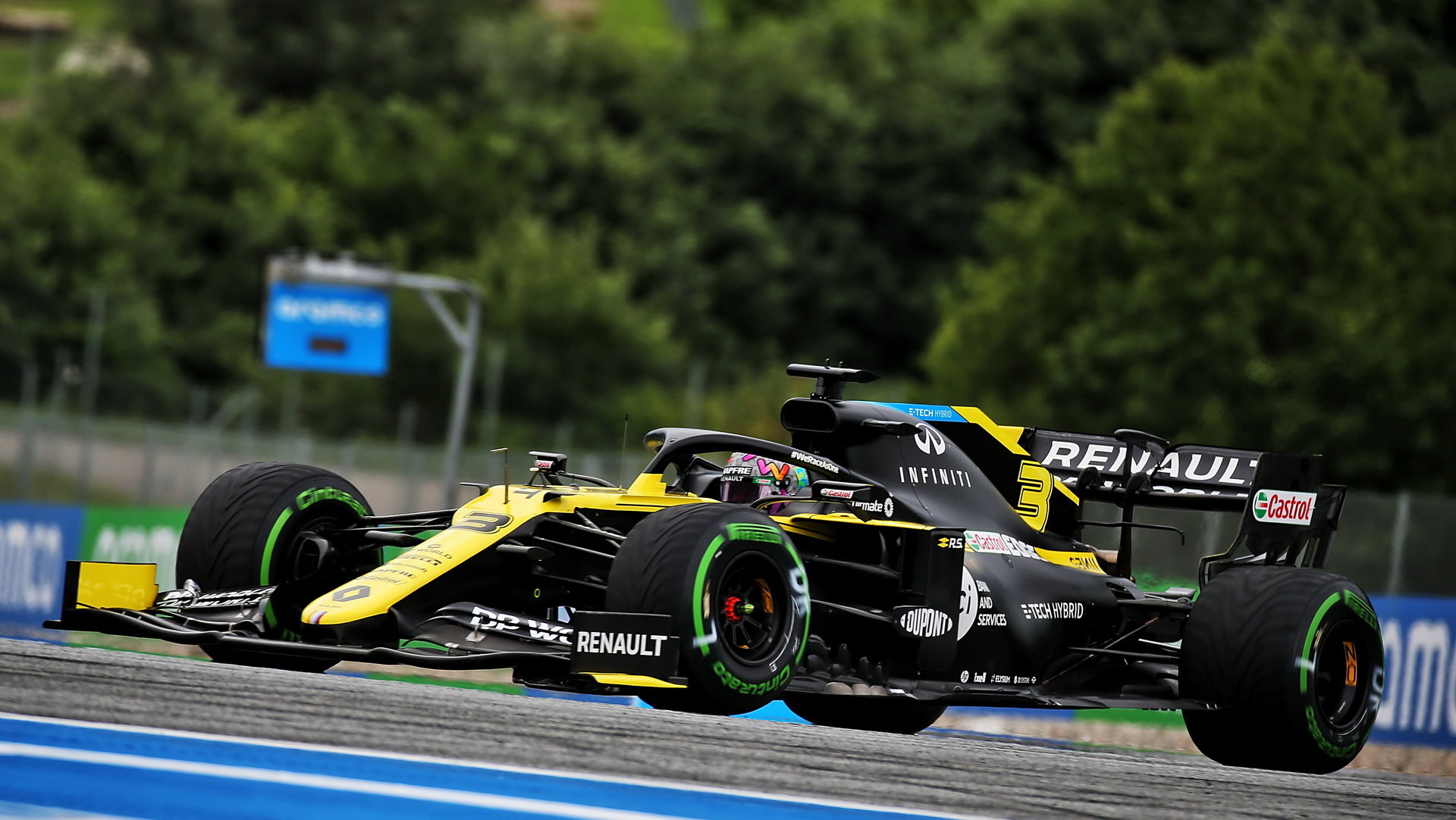 Daniel Ricciardo během 1. tréninku na GP Rakouska