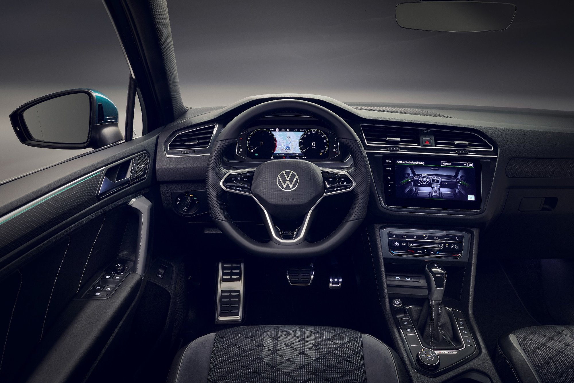 VW Tiguan prošel faceliftem. Do vínku dostal více elektřiny, výkonu, zábavy a osobitosti