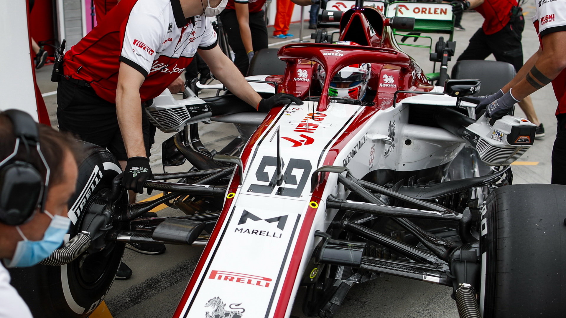 Antonio Giovinazzi při pátečním tréninku na Hungaroringu