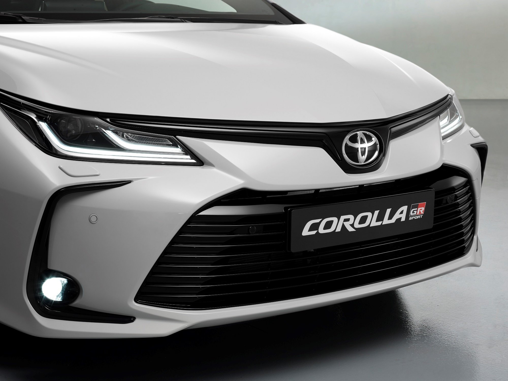 Toyota představila Corollu sedan ve výbavovém stupni GR SPORT