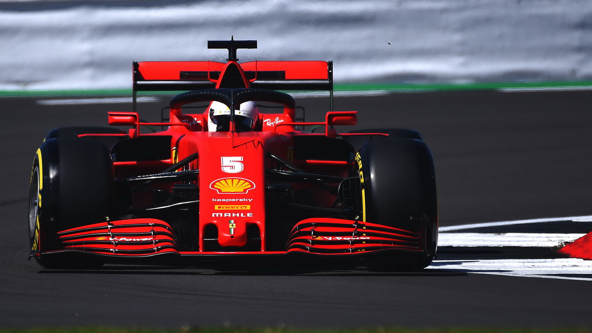 Sebastian Vettel při pátečním tréninku v Silverstone