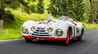 Hans-Joachim Stuck za volantem speciálu Škoda Sport, který automobilka v roce 1950 postavila na start závodu v Le Mans