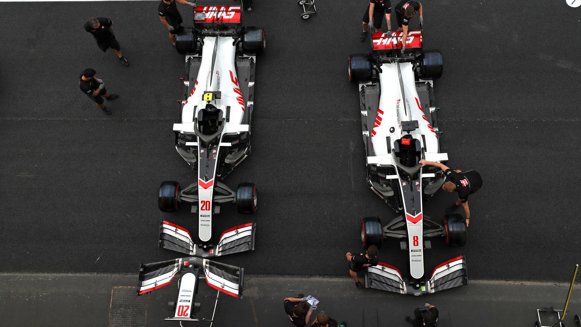 Vozy týmu Haas se připravují na víkend GP Toskánska
